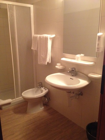 Imagen de la habitación del Hotel Renzi. Foto 16