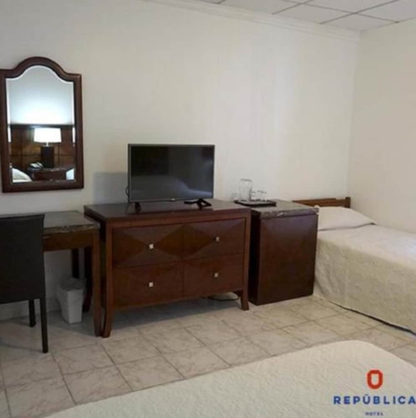 Imagen de la habitación del Hotel Rep&uacute;blica, Santa Ana. Foto 15