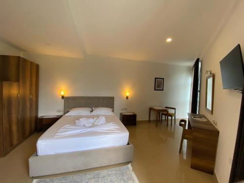 Imagen de la habitación del Hotel Republika Berat. Foto 13