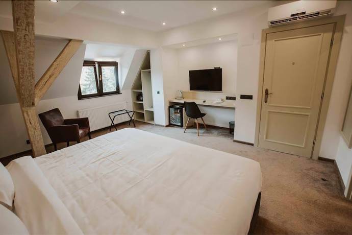 Imagen de la habitación del Hotel Republique, Sibiu. Foto 8