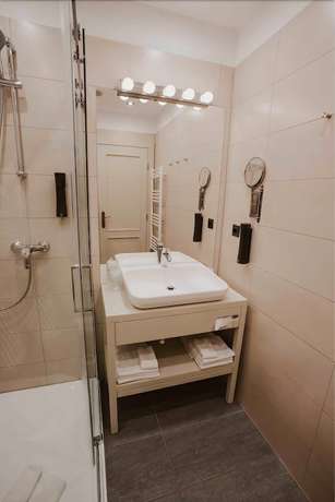 Imagen de la habitación del Hotel Republique, Sibiu. Foto 12