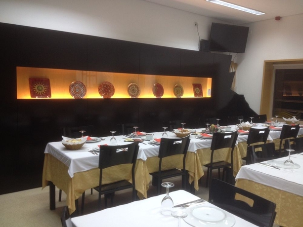 Imagen del bar/restaurante del Hotel Requinte. Foto 2