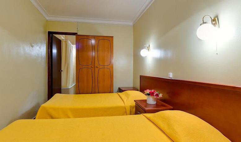 Imagen de la habitación del Hotel Res Modelo. Foto 2