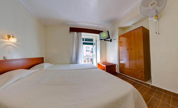 Imagen de la habitación del Hotel Res Modelo. Foto 3