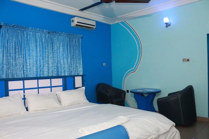 Imagen de la habitación del Hotel Resdon and Suites. Foto 14