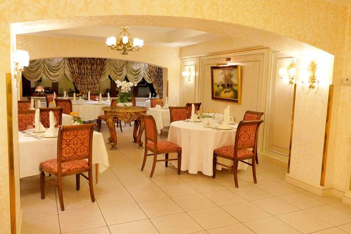 Imagen del bar/restaurante del Hotel Re\'serstuff. Foto 2