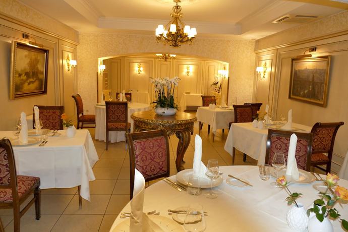 Imagen del bar/restaurante del Hotel Re\'serstuff. Foto 3