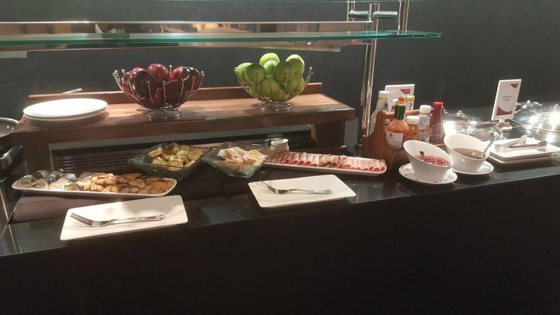 Imagen del bar/restaurante del Hotel Reserve, by Warner Hotels. Foto 2