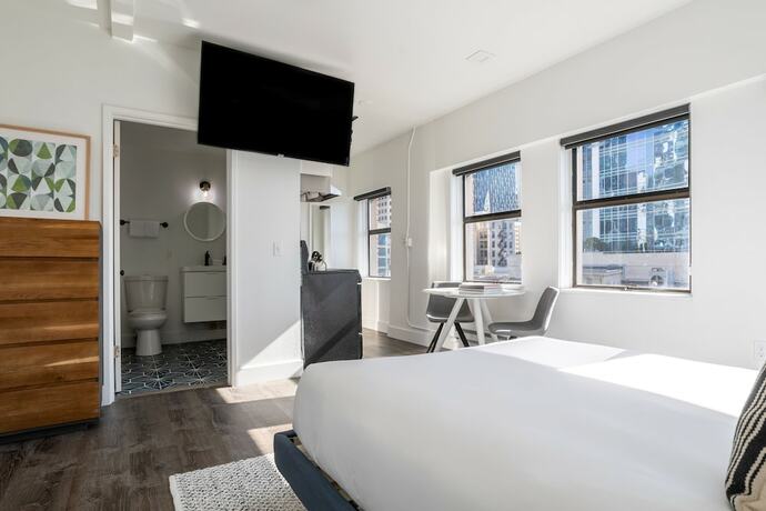 Imagen de la habitación del Hotel Reside Seattle Downtown, a Wyndham Residence. Foto 3