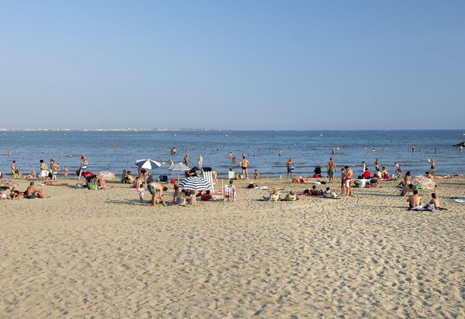 Imagen de la piscina del Hotel Residéal La Grande-motte. Foto 14