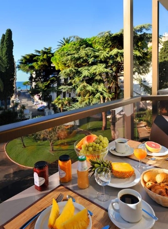 Imagen del bar/restaurante del Hotel Residéal Premium Cannes. Foto 2