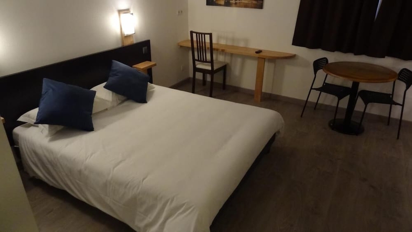 Imagen de la habitación del Hotel Residella House. Foto 15