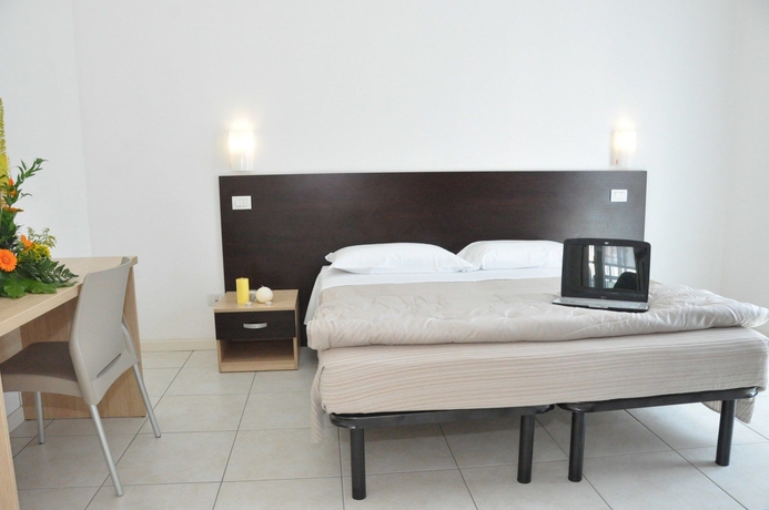 Imagen de la habitación del Hotel Residence Acqua Suite Marina. Foto 5