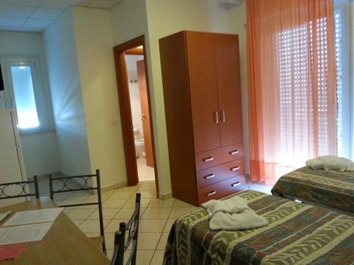 Imagen de la habitación del Hotel Residence Adriatico, Rimini. Foto 4