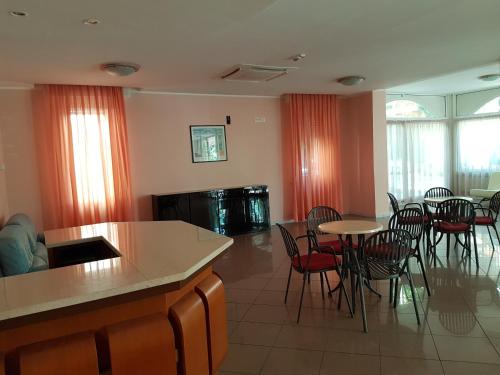 Imagen general del Hotel Residence Adriatico, Rimini. Foto 1