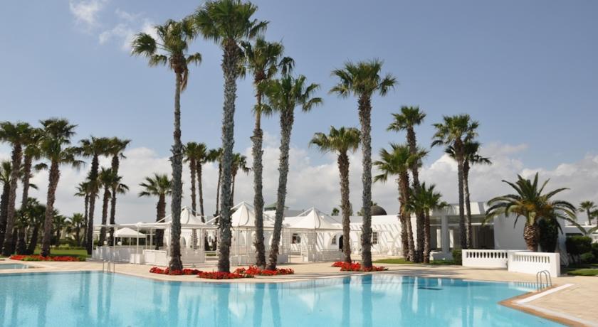 Imagen de los exteriores del Hotel Residence Ain Meriem. Foto 6