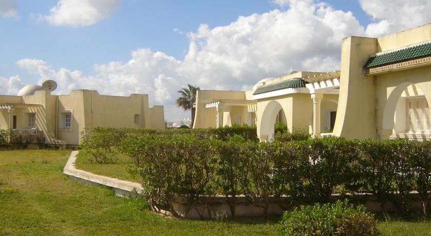 Imagen de los exteriores del Hotel Residence Ain Meriem. Foto 7