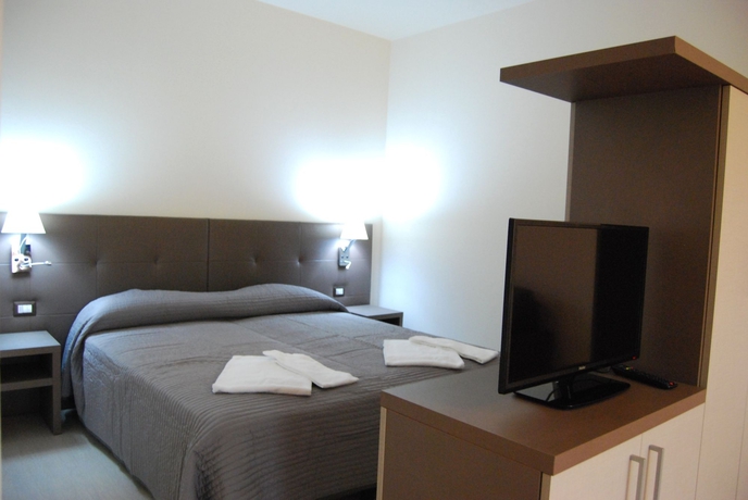 Imagen de la habitación del Hotel Residence Al Colle Dei Pini. Foto 2