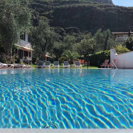 Imagen de la piscina del Hotel Residence Alesi. Foto 20