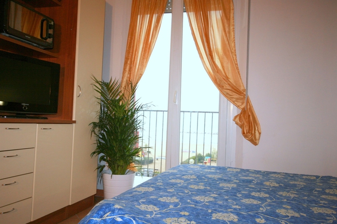 Imagen de la habitación del Hotel Residence Algarve. Foto 9