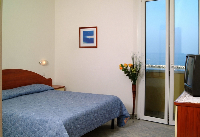 Imagen de la habitación del Hotel Residence Algarve. Foto 13