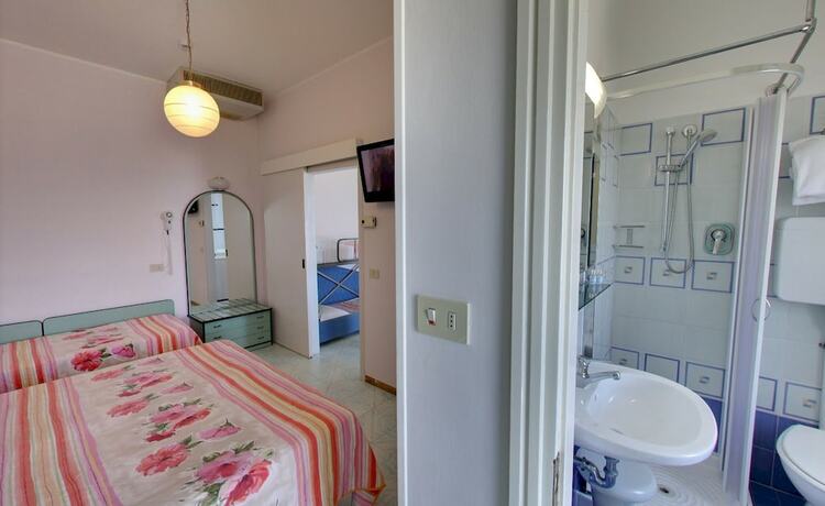 Imagen de la habitación del Hotel Residence Amalfi. Foto 16
