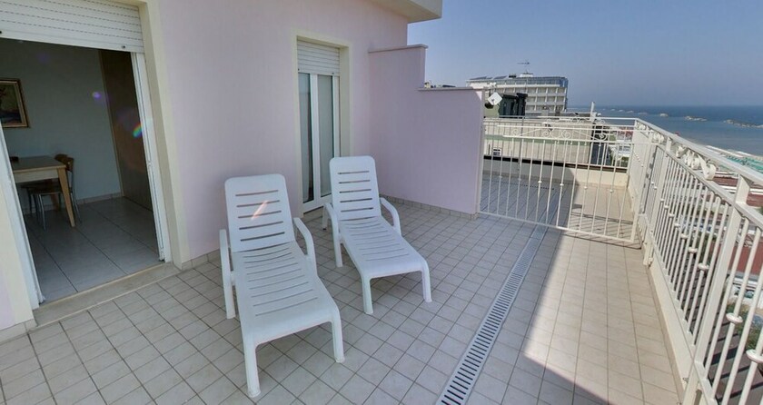 Imagen de la habitación del Hotel Residence Amalfi. Foto 17