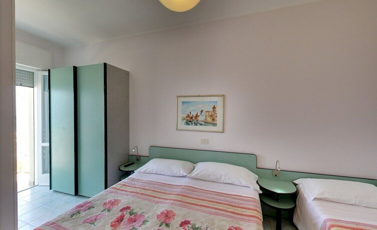 Imagen de la habitación del Hotel Residence Amalfi. Foto 19