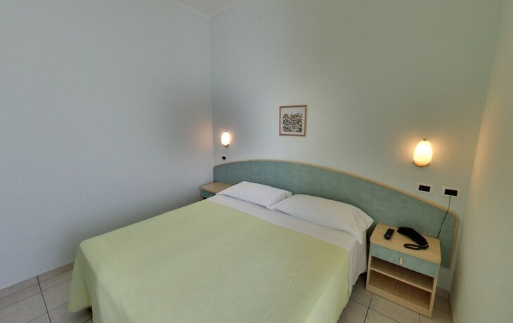 Imagen de la habitación del Hotel Residence Amalfi. Foto 28