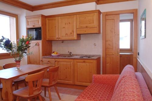 Imagen del bar/restaurante del Hotel Residence Baita Antlia. Foto 11