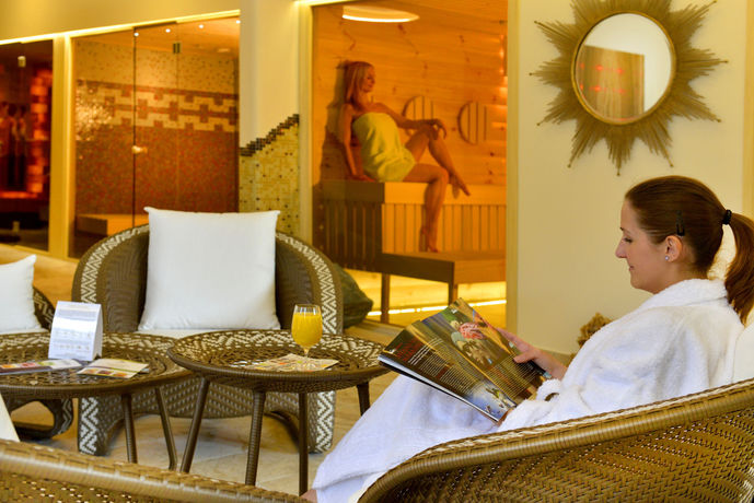 Imagen de la piscina del Hotel Residence Balaton. Foto 16