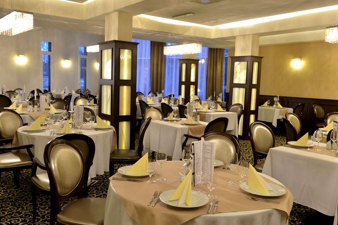 Imagen del bar/restaurante del Hotel Residence Balaton. Foto 5