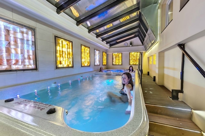 Imagen de la piscina del Hotel Residence Baron. Foto 16