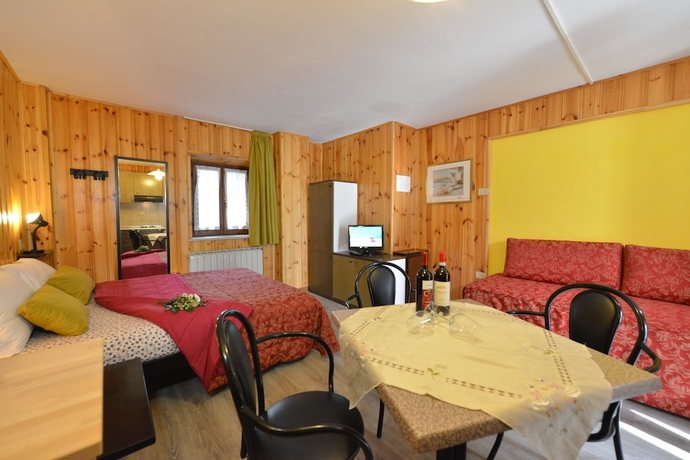 Imagen de la habitación del Hotel Residence Bellevue, Antey-Saint-Andre. Foto 6