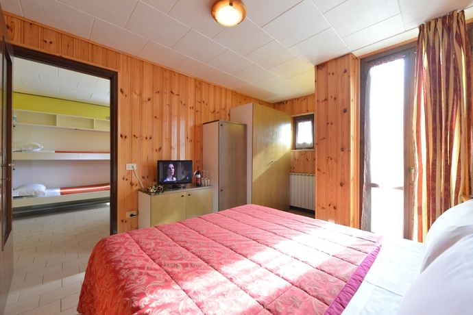 Imagen de la habitación del Hotel Residence Bellevue, Antey-Saint-Andre. Foto 11