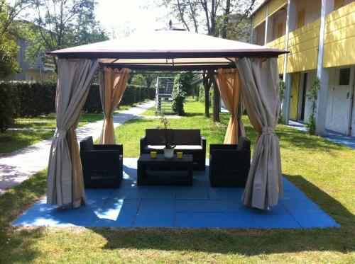 Imagen general del Hotel Residence Blu Marlin Natural beach. Foto 5