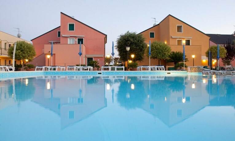 Imagen de la piscina del Hotel Residence Borgomare. Foto 15