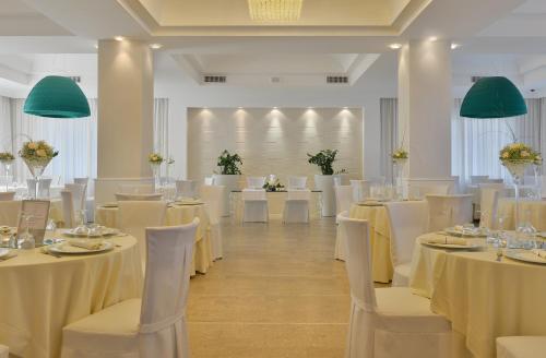 Imagen del bar/restaurante del Hotel Residence Cerere. Foto 9