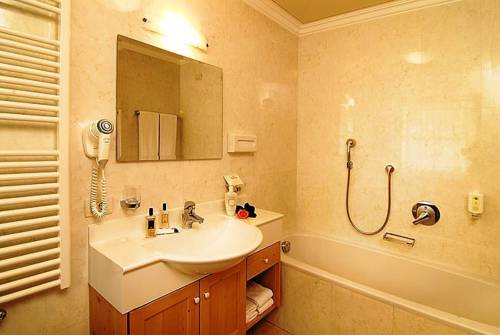 Imagen de la habitación del Hotel Residence Cesa Rives. Foto 3