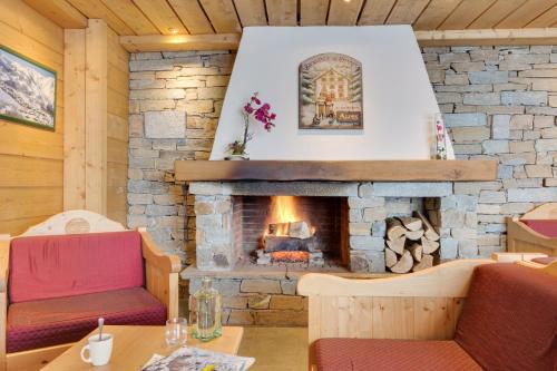 Imagen general del Hotel Residence Chalet de l\'Adonis. Foto 2