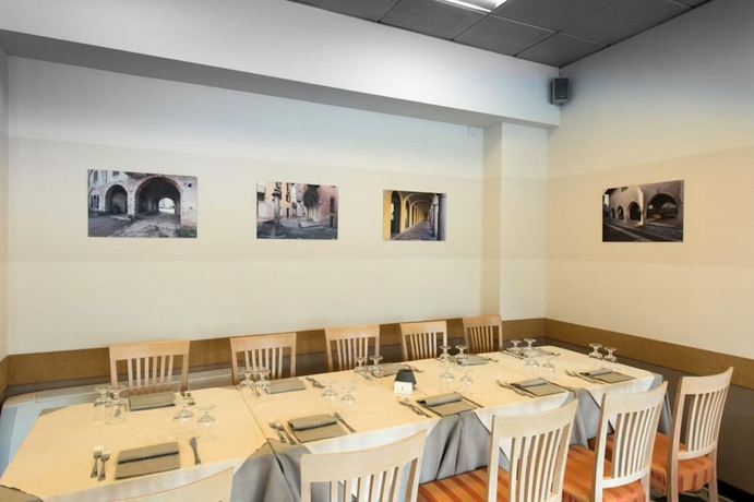 Imagen del bar/restaurante del Hotel Residence Dei Fiori, Romanico. Foto 4