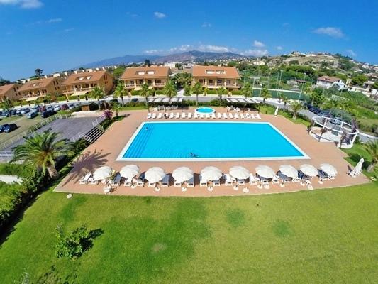 Imagen de la piscina del Hotel Residence Dei Margi. Foto 6