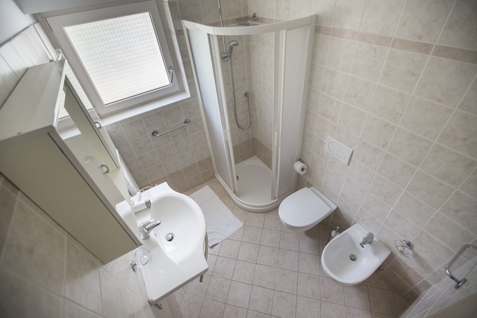 Imagen de la habitación del Hotel Residence Des Alpes, Cavalese. Foto 12