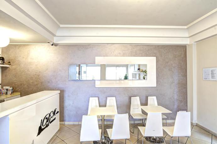 Imagen del bar/restaurante del Hotel Residence Divina. Foto 3