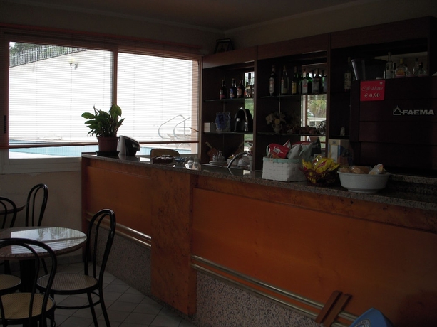 Imagen del bar/restaurante del Hotel Residence Edy. Foto 4