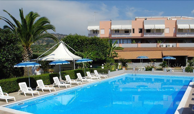 Imagen de la piscina del Hotel Residence Felix. Foto 19