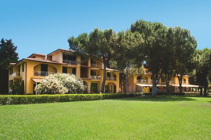 Imagen general del Hotel Residence Golfo Della Lacona. Foto 1