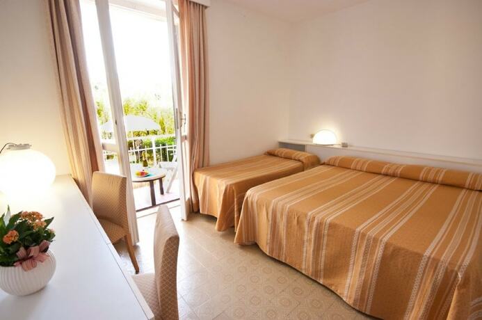 Imagen de la habitación del Hotel Residence Golfo Della Lacona. Foto 19