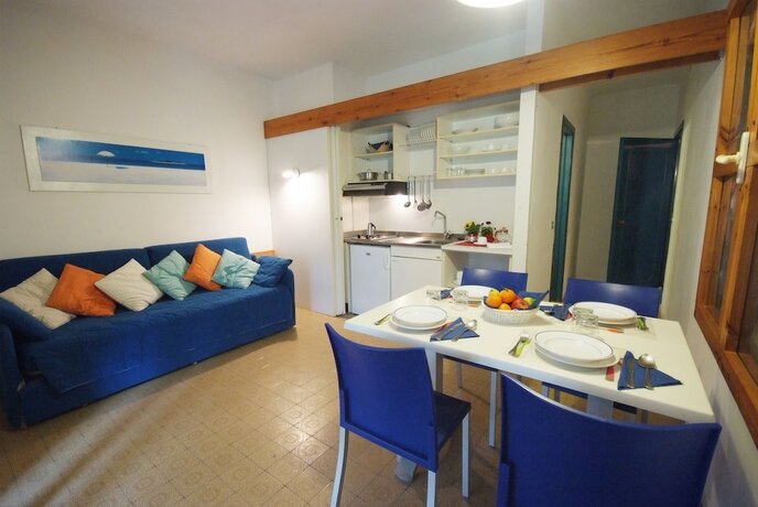 Imagen general del Hotel Residence Golfo Della Lacona. Foto 5