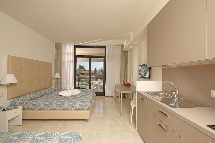 Imagen de la habitación del Hotel Residence Holiday, Colombare. Foto 7